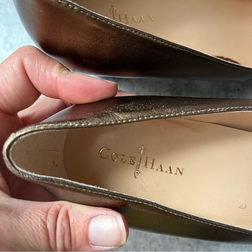 Cole Haan Gold Round Toe Pumps 7.5 - Picture 7 of 7